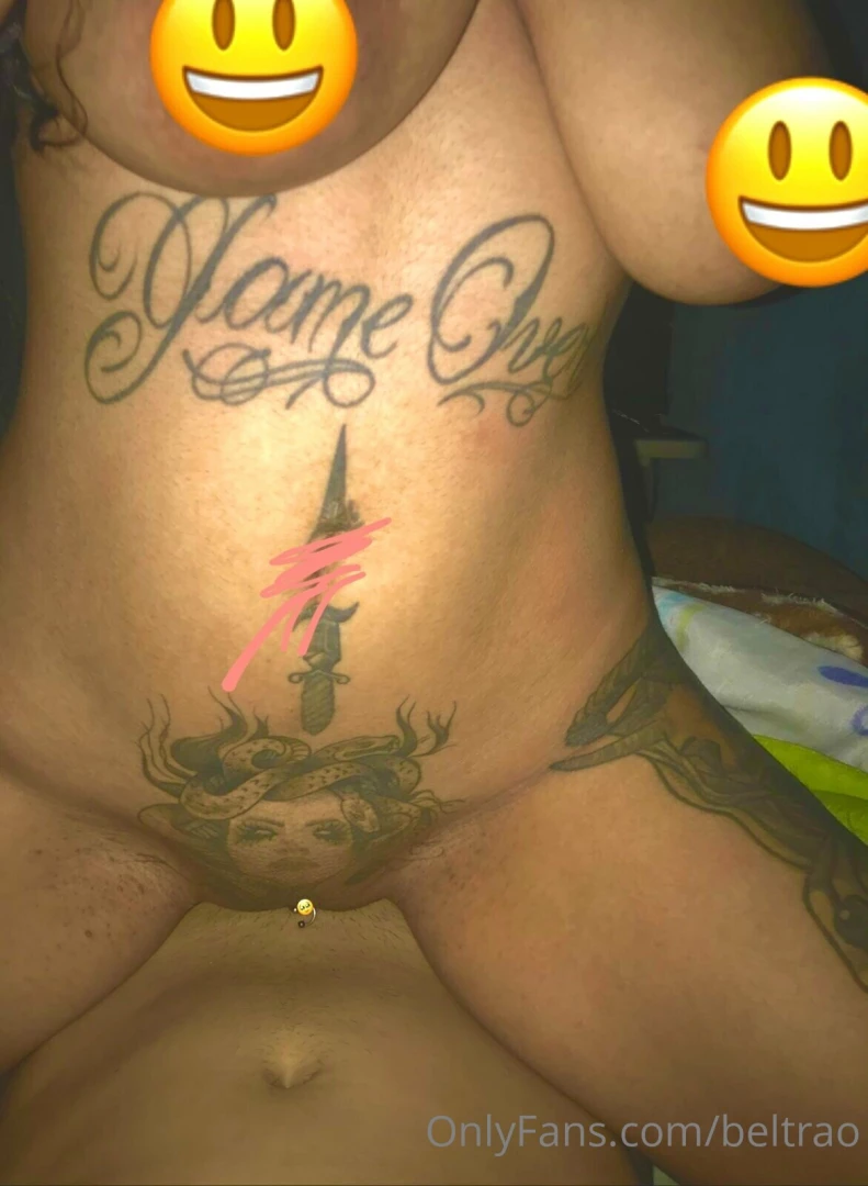 Olha o piercing do meu grelinho dando oi no meio da foda 