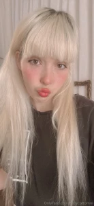 I don t like to show my face with the color of my eyes but i looked