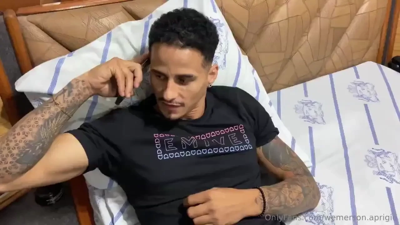 I didn t go to work and i ended up fucking my brother euyuridiaz 