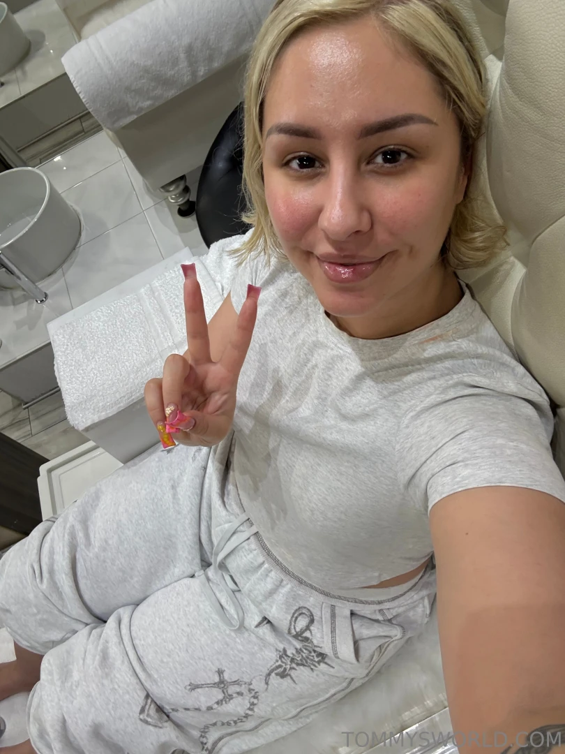 Got my toes nice and pretty now suck them part 1 