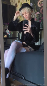 Here are some preview photos for this months elf set the rest of the part 6