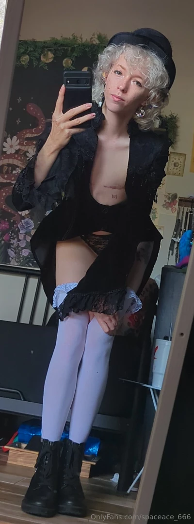 Here are some preview photos for this months elf set the rest of the part 3 