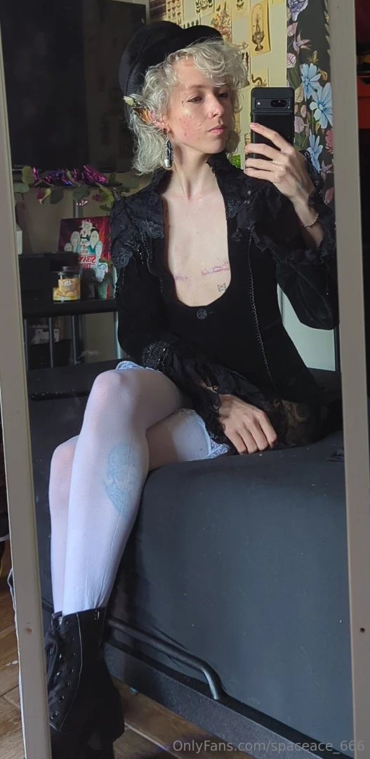 Here are some preview photos for this months elf set the rest of the part 8 