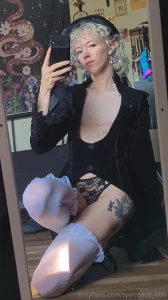 Here are some preview photos for this months elf set the rest of the