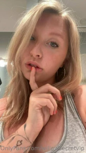 I d love to kiss those beautiful luscious lips and the ones on your