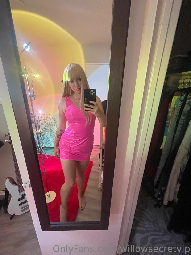 Play with your barbie bae 