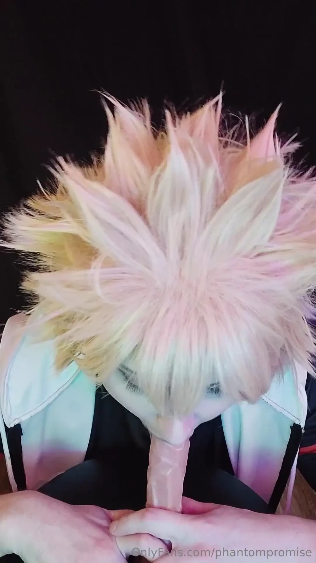 Bakugou has always wanted to ride his roommate and decides to live out 