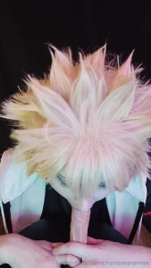 Bakugou has always wanted to ride his roommate and decides to live out