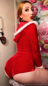 Sexy mrs clause part 1
