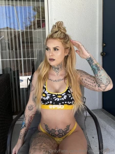 Flirtatious vibes with no strings attached