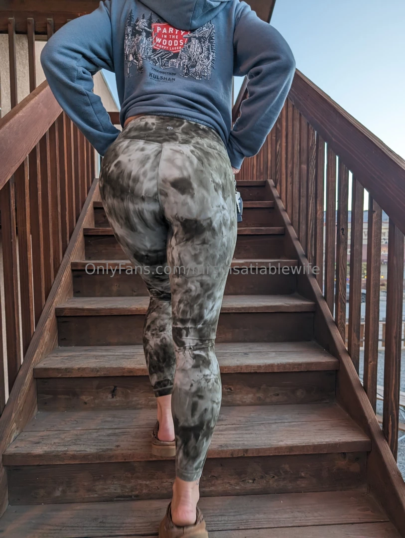 Hubby took a few creeper shots and insisted that you d want to see part 1 