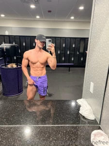 Broooooo i look so good right now what do you think wanna worship