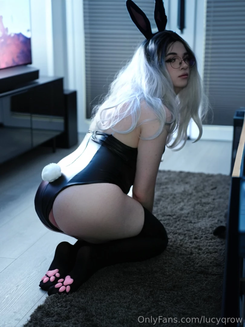 My ass is ready i just need someone to spank it hard for me 