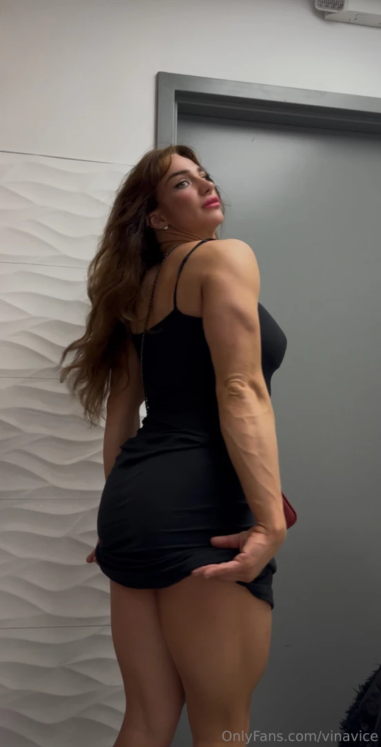 Would you meet me in the bathroom real quick 