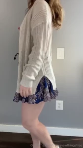 How many women out at the store do you think have no panties on i know