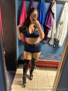 Your under arrest and required to give me me a tip or you re going to