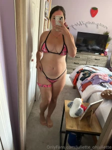 Fitting into some older outfits since losing weight so enjoy some part 2