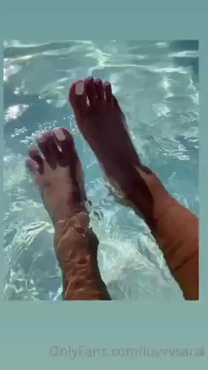 Who wants to splash around with me dm for special requests 