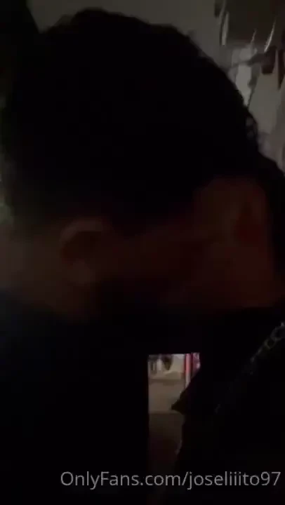 En mi viaje a vallarta coincid con este daddy peludo vergon gruesa 