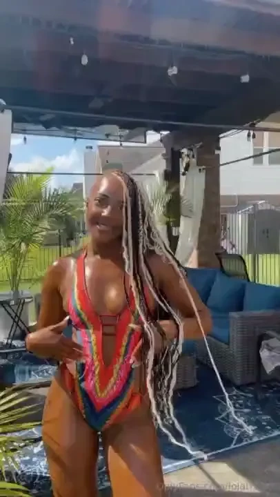 Hey there i need some attention 