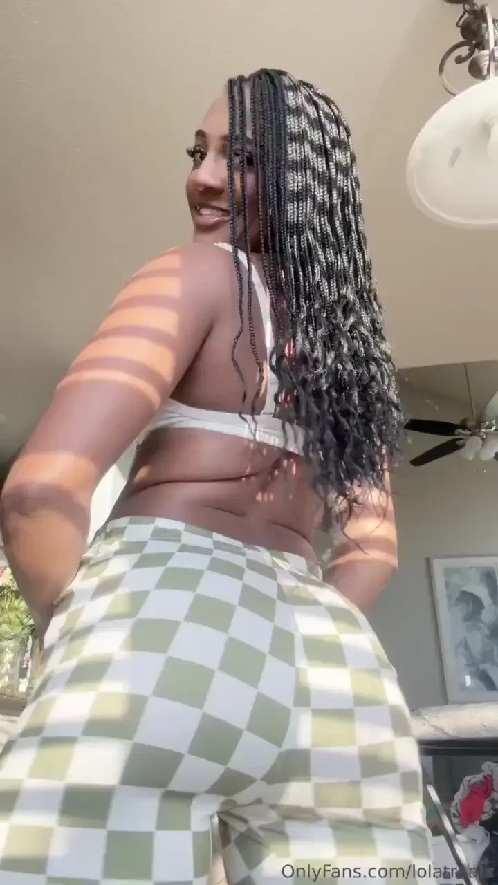 Do you like it when i shake my ass baby 