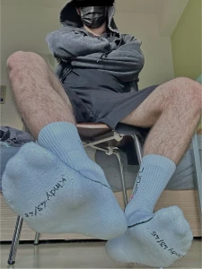 Hey to my socks lovers if like me you like sexy socks come give me part 3
