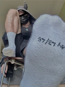 Hey to my socks lovers if like me you like sexy socks come give me part 2