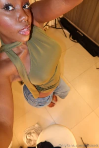 Feeling fresh and fabulous today i put on my favorite green top paired