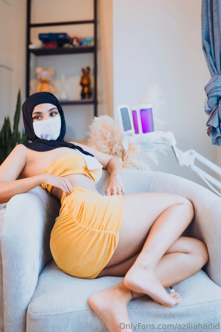 Wanna wake up next to you 