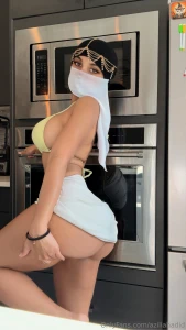 I think my clothe are too tight what do you think