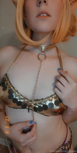 Some more pics with the zelda cosplay hehe only like showing my face