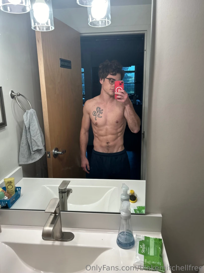 Clean look dirty thoughts 