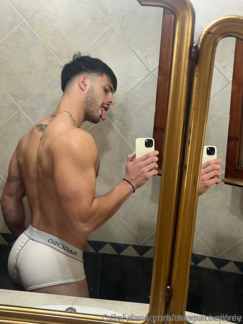 Onlyfans com thiaguitooxonly c1 your neighboor amateur bigcock boy part 2 