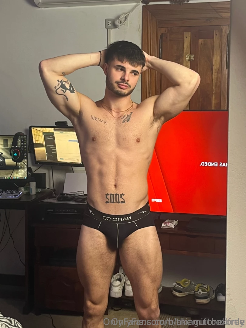 Onlyfans com thiaguitooxonly c1 your neighboor amateur bigcock boy part 1 