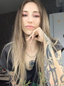 Would you like to feed me with your cum i love that