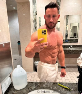 What s up guys nbsp my boy brett mycles is one of the biggest findom part 1