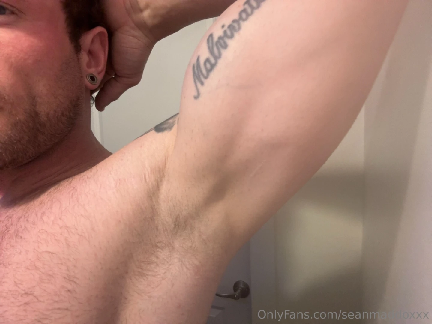 Just finished a workout do you want to get a whiff of these pits 