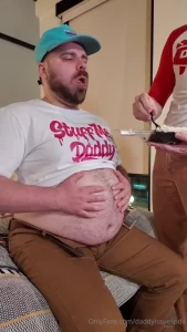 Burger stuffing pie feeding and belly rubs with get_bigr i wish we had