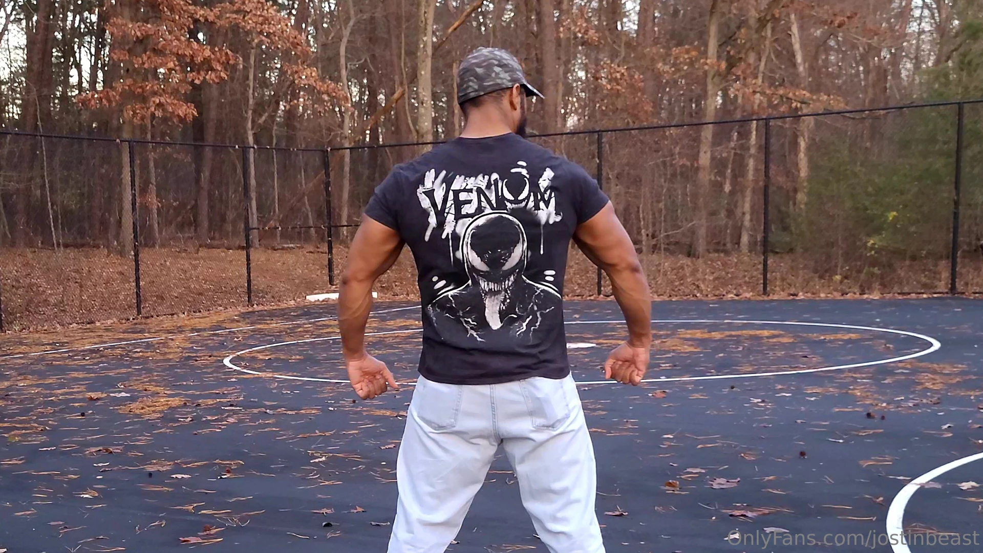 Didn t know this shirt would fit like that thick but hanging off the 