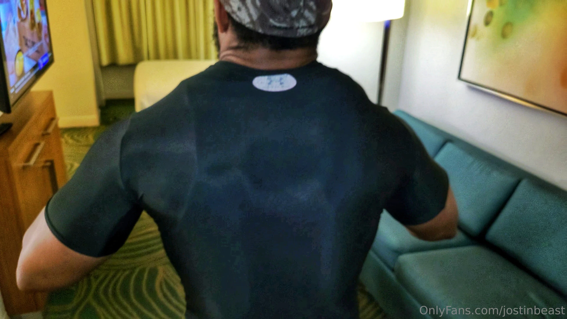 It shows off the mountain ceps so good 