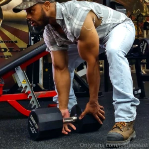 Hear the burly beast pushin and the threads poppin part 6