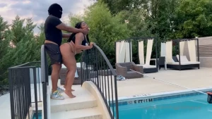 Said she wanted doggy style with no condomm in the pool so i bent her