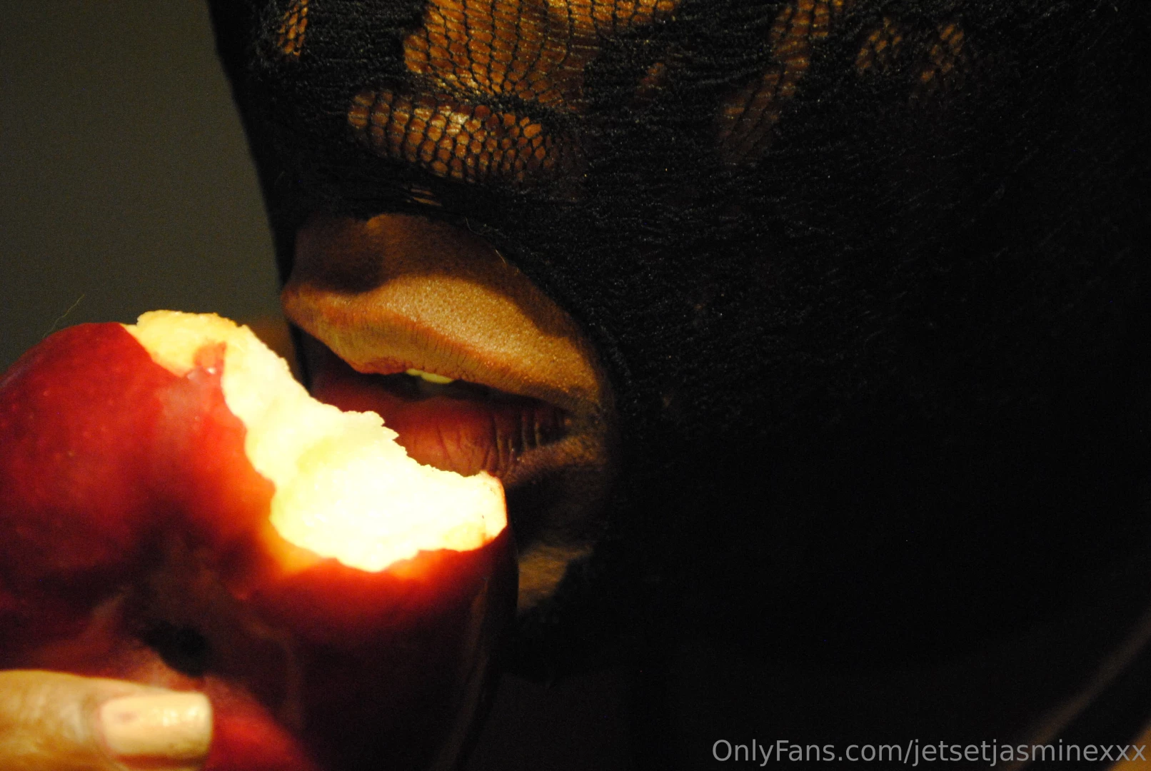 Don t you wish you could listen to me eat this apple while you imagine 