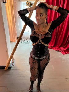 How do i look in black or rope lol part 1