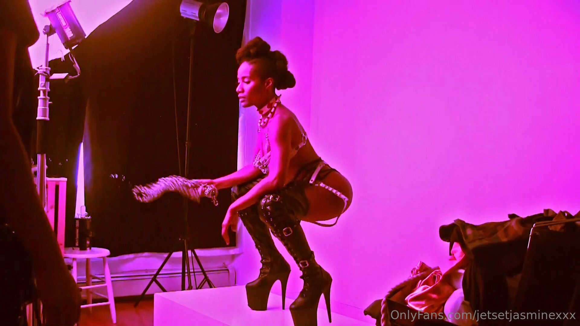 I m working so hard who is going to tip for my lunch today part 1 