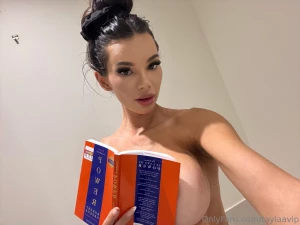 I m like a good book you can t put me down unlock and i ll lose the