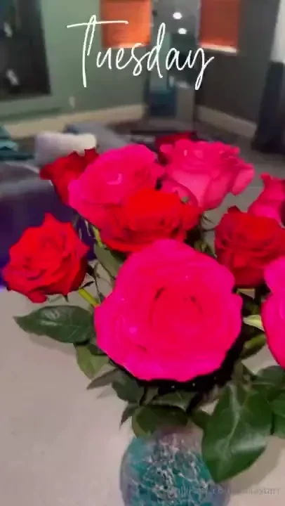 Do u want to see regular life pics too or no 