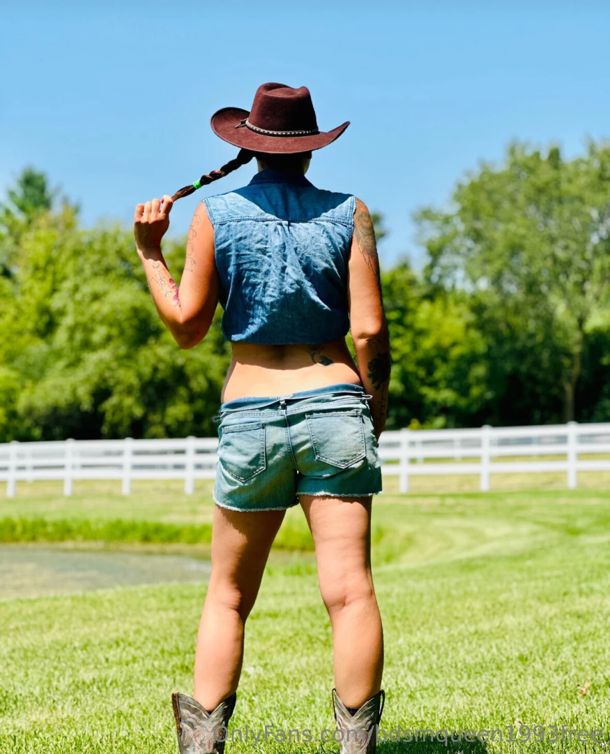 Hi i m shelley your brunette milf next door come check out my free part 1 