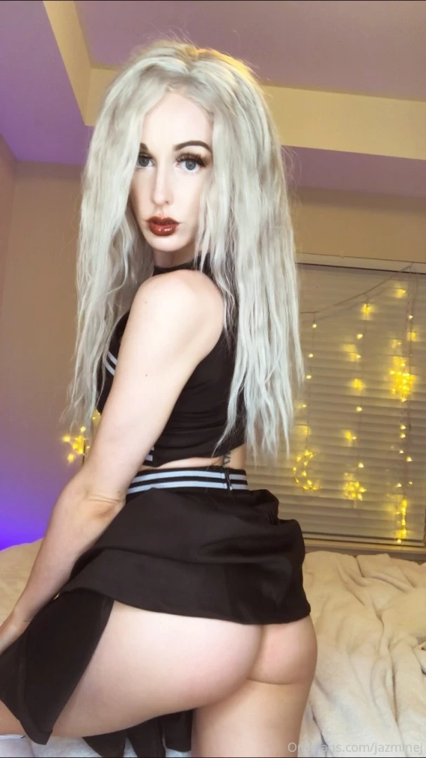 So many sexy pics from this set on the way and some vids taken with my 