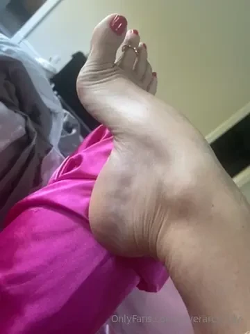 1004 fans on insta xoxoxo let me know how much you love me 